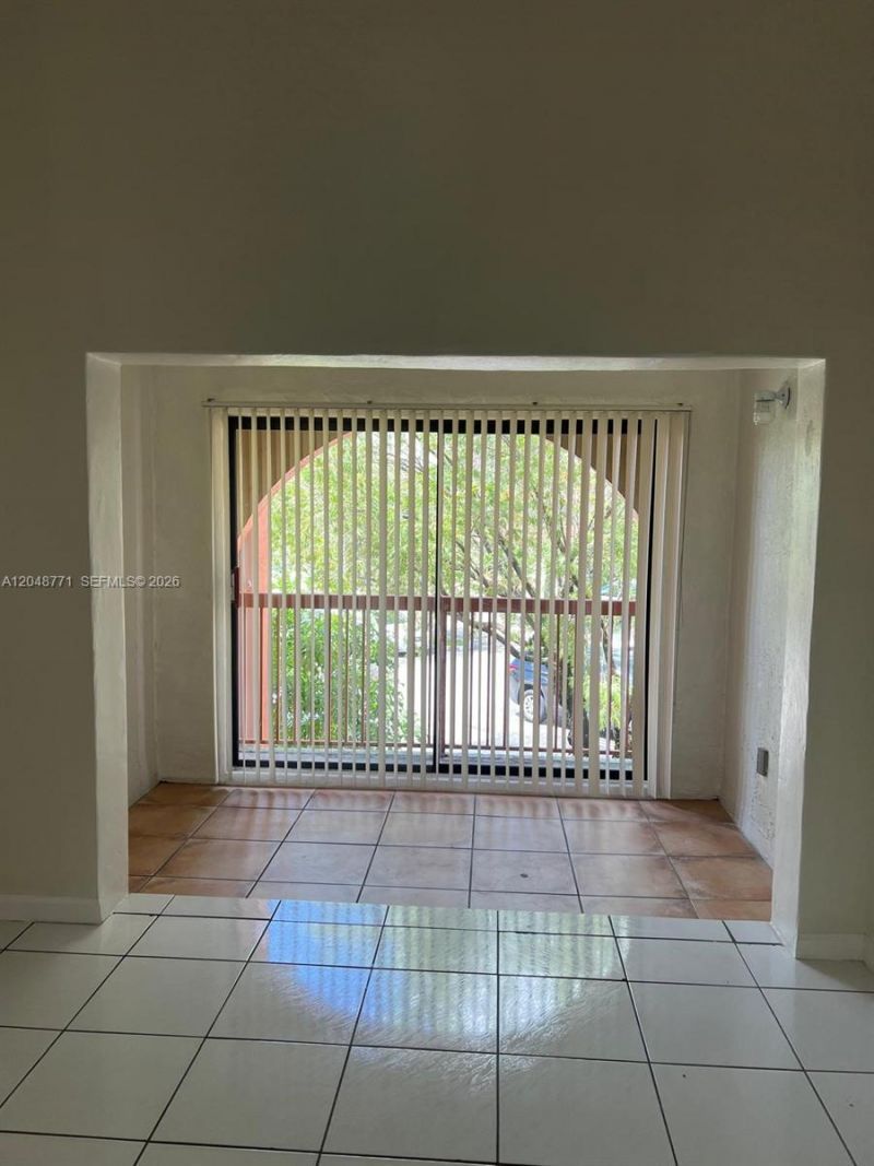 10241 NW 9th St Cir, Unit 213-5, Miami, FL 33172 Photo
