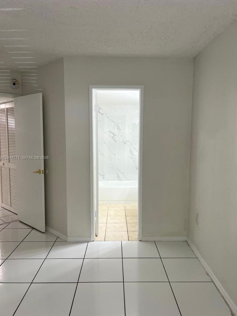 10241 NW 9th St Cir, Unit 213-5, Miami, FL 33172 Photo