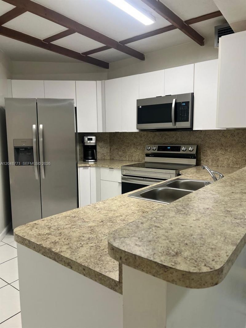 10241 NW 9th St Cir, Unit 213-5, Miami, FL 33172 Photo