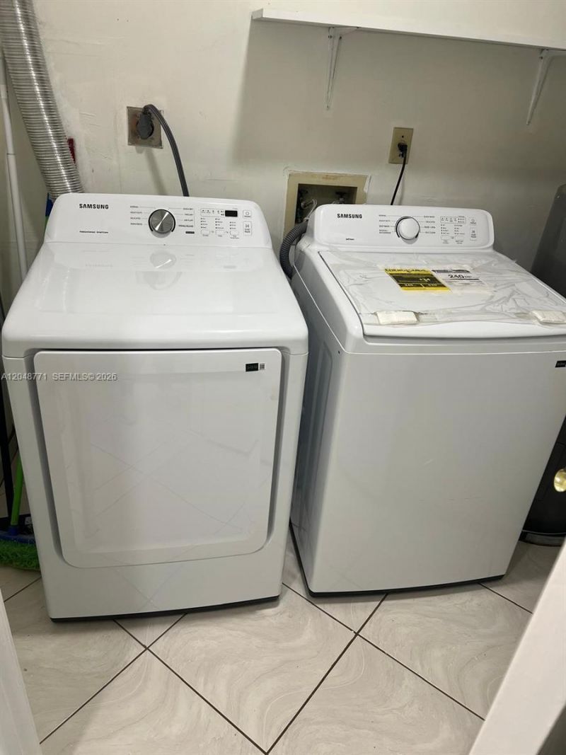 10241 NW 9th St Cir, Unit 213-5, Miami, FL 33172 Photo