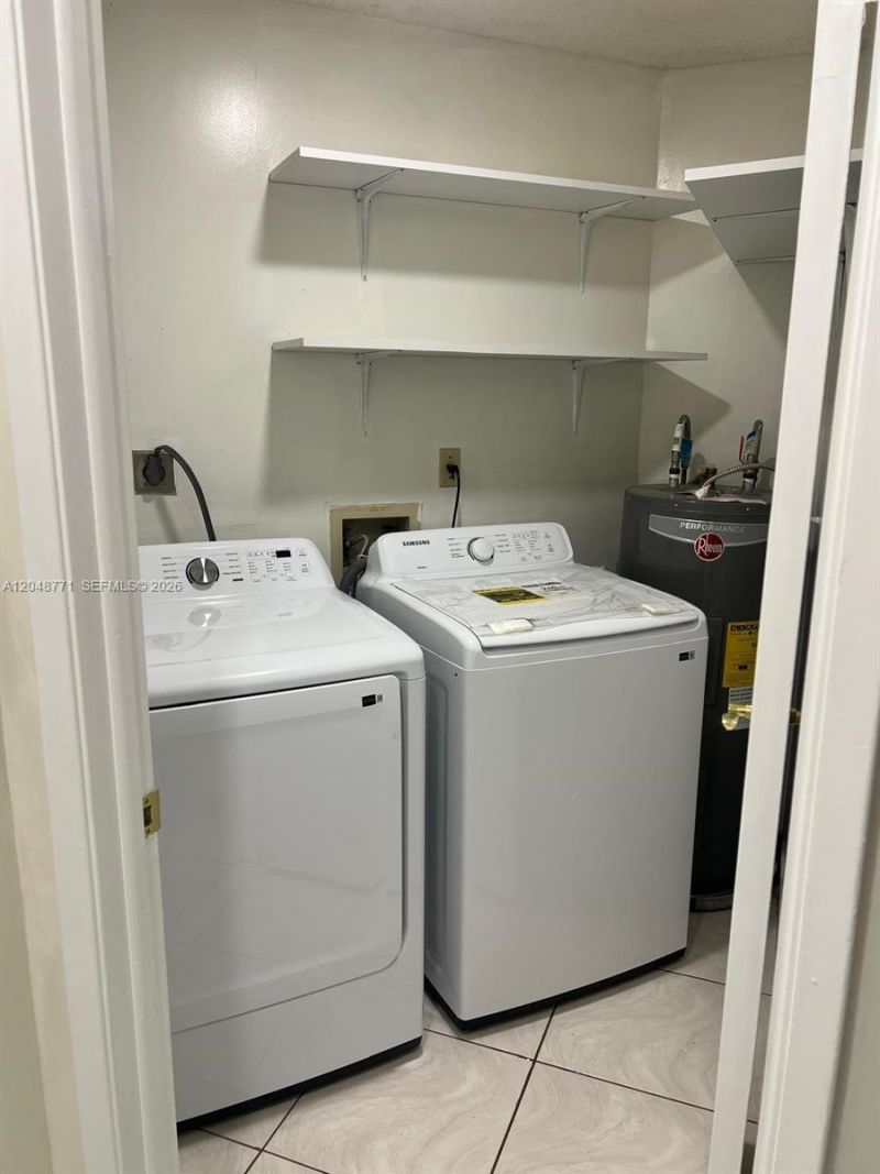 10241 NW 9th St Cir, Unit 213-5, Miami, FL 33172 Photo
