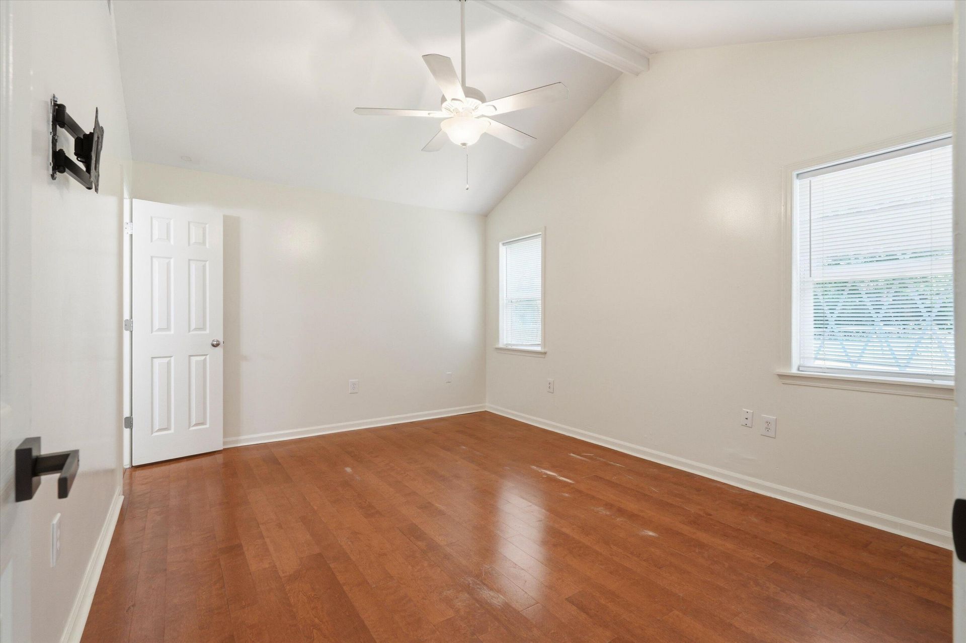 106 Cambell Court Photo 19
