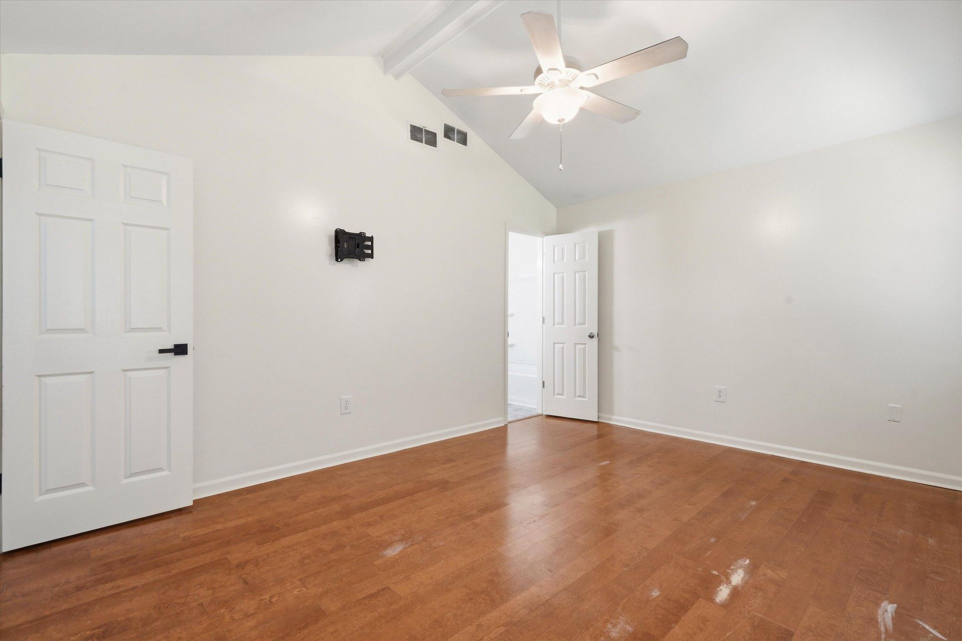 106 Cambell Court Photo 20