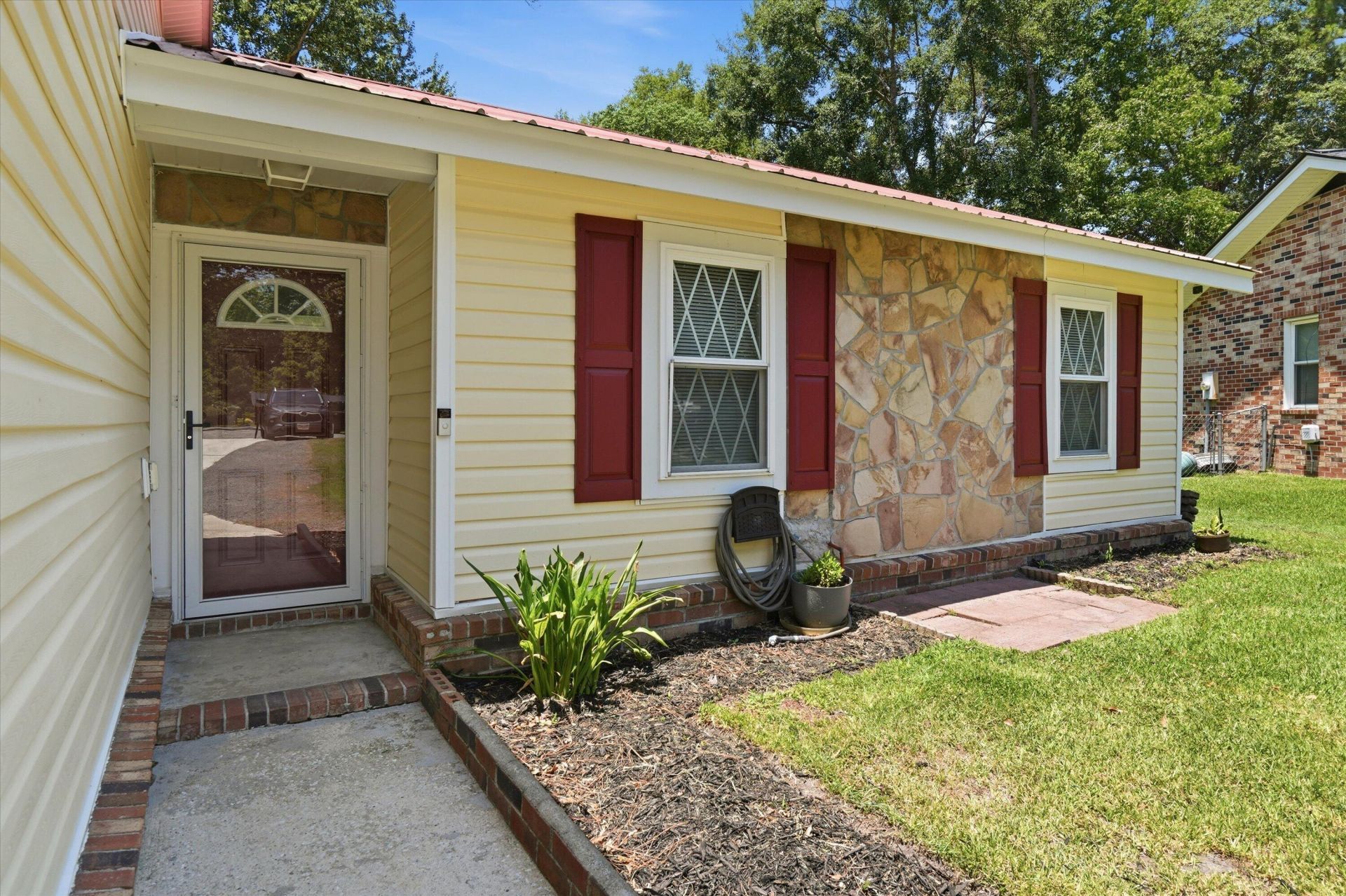 106 Cambell Court Photo 4