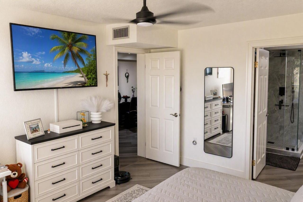 2421 Village Boulevard, Unit 201, West Palm Beach, FL 33409 Photo
