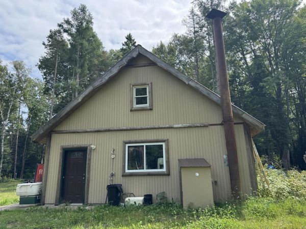 14772 S Kinross Road, Kinross, MI 49752