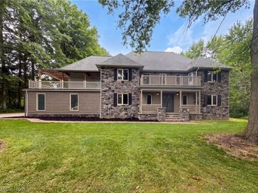 37045 Chagrin Boulevard, Chagrin Falls, OH 44022