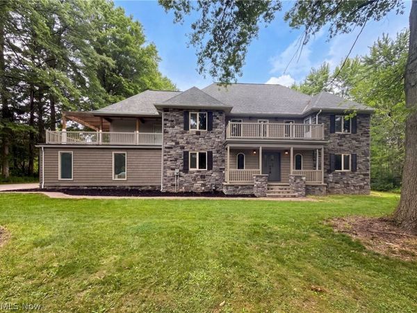 37045 Chagrin Boulevard , Chagrin Falls, OH 44022
