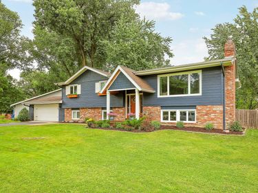 193 Ridgeview Drive, Wayzata, MN 55391