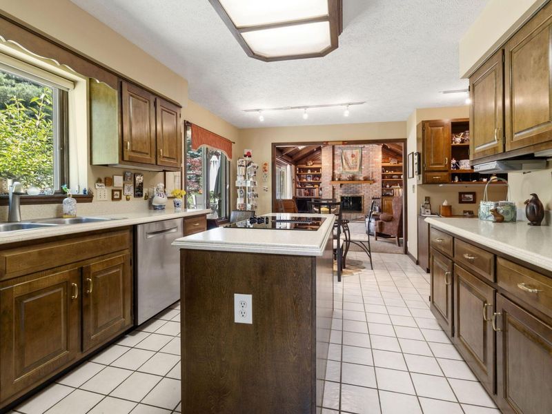 1588 Royal Oak Drive, Mansfield, OH 44906 Photo 18