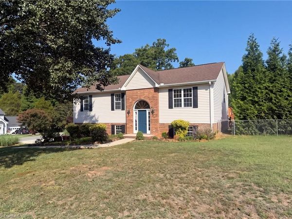 109 Briarcreek Drive , Winston-Salem, NC 27107