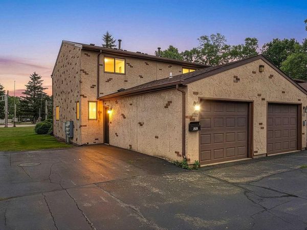 2529 FOND DU LAC ROAD, Oshkosh, WI 54902