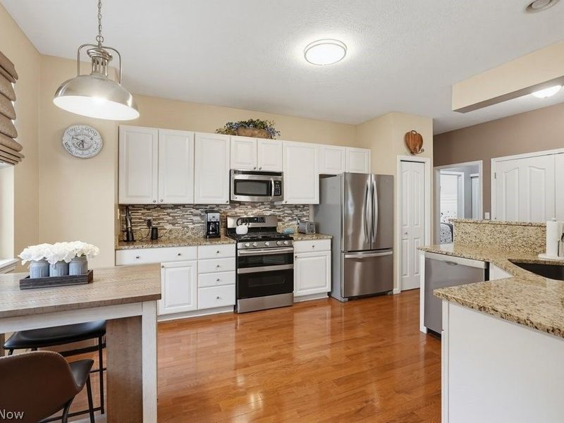 8578 Pine Creek Lane, Northfield, OH 44067 Photo 4