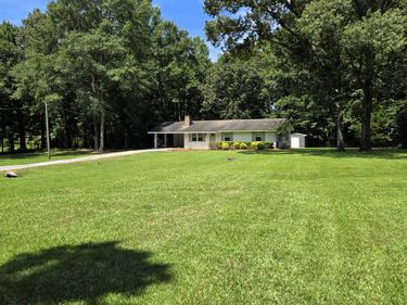 37 Madden Rd., Hattiesburg, MS 39402