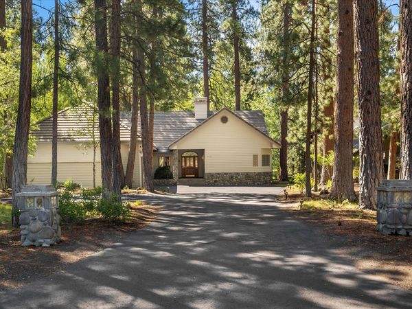 60726 Golf Village Loop, Bend, OR 97702