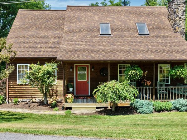 300 Max Meadows Rd, Maxwelton, WV 24957