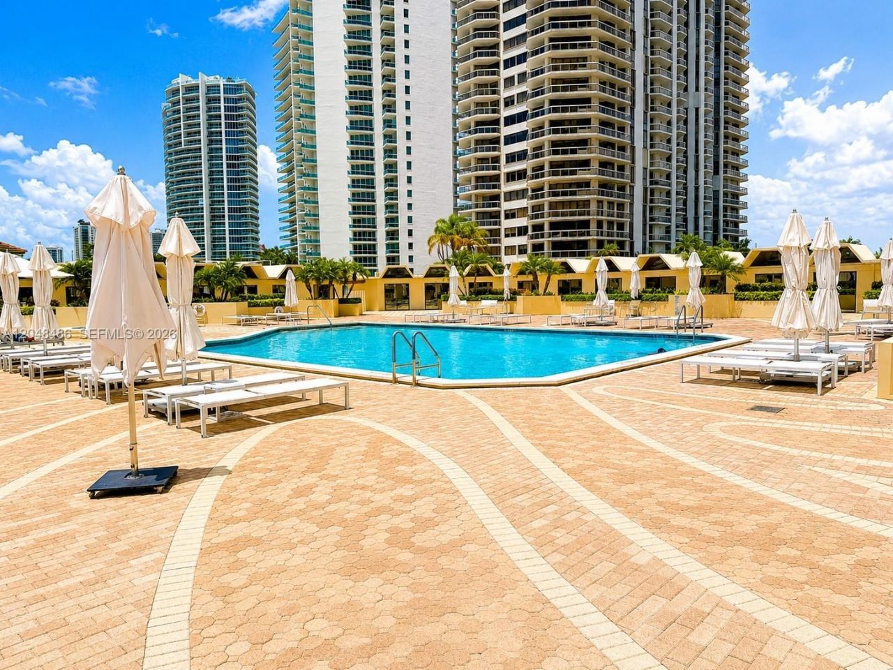 20191 E Country Club Dr, Unit 2601, Aventura, FL 33180 Photo