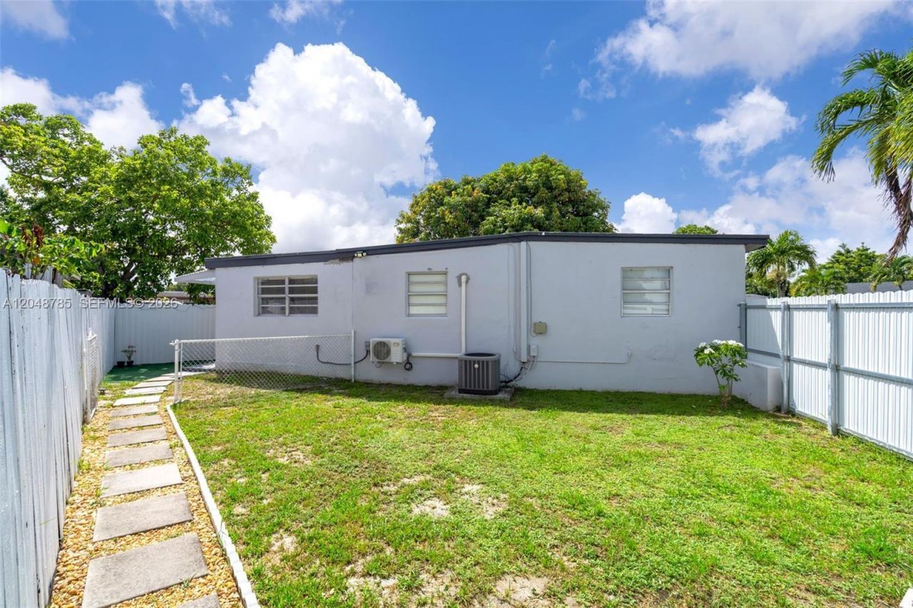 6084 E 7th Ave , Hialeah, FL 33013 Photo