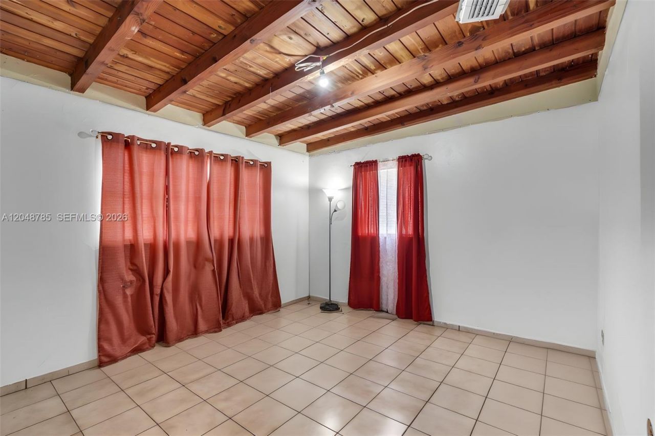 6084 E 7th Ave , Hialeah, FL 33013 Photo