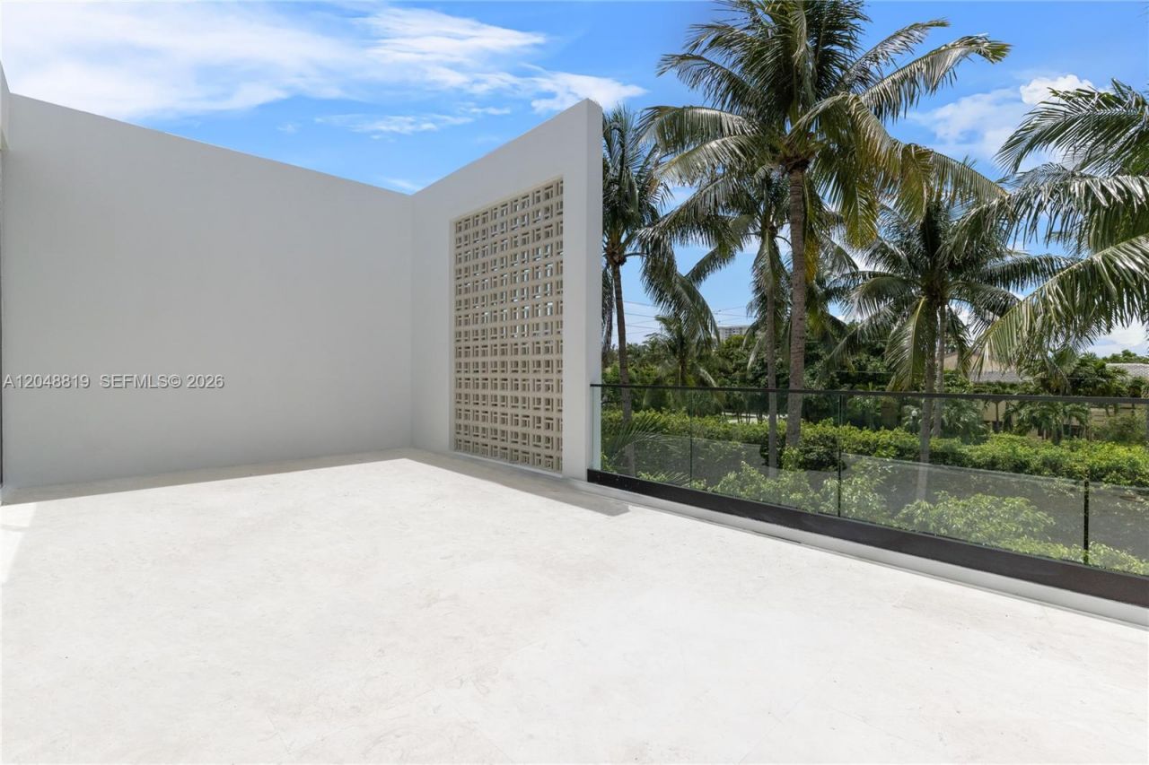 4504 Sheridan Ave , Miami Beach, FL 33140 Photo