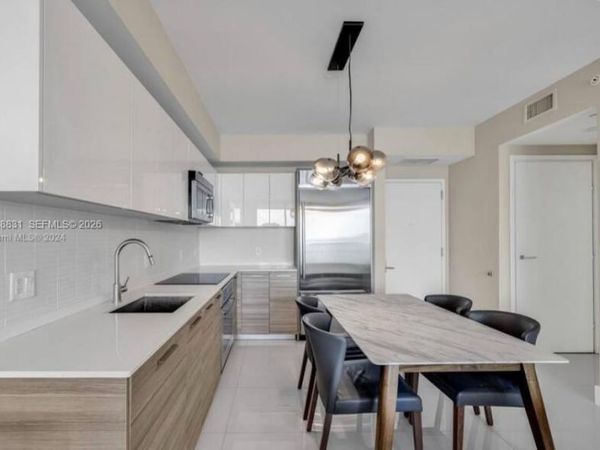 1300 Brickell Bay Dr , Unit 2208, Miami, FL 33131