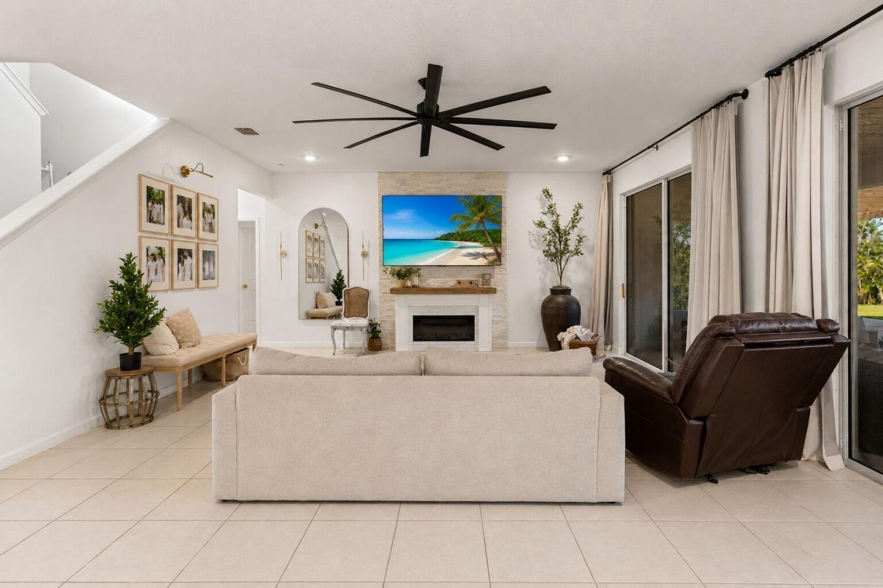 5648 NW Lorna Court, Port Saint Lucie, FL 34986 Photo