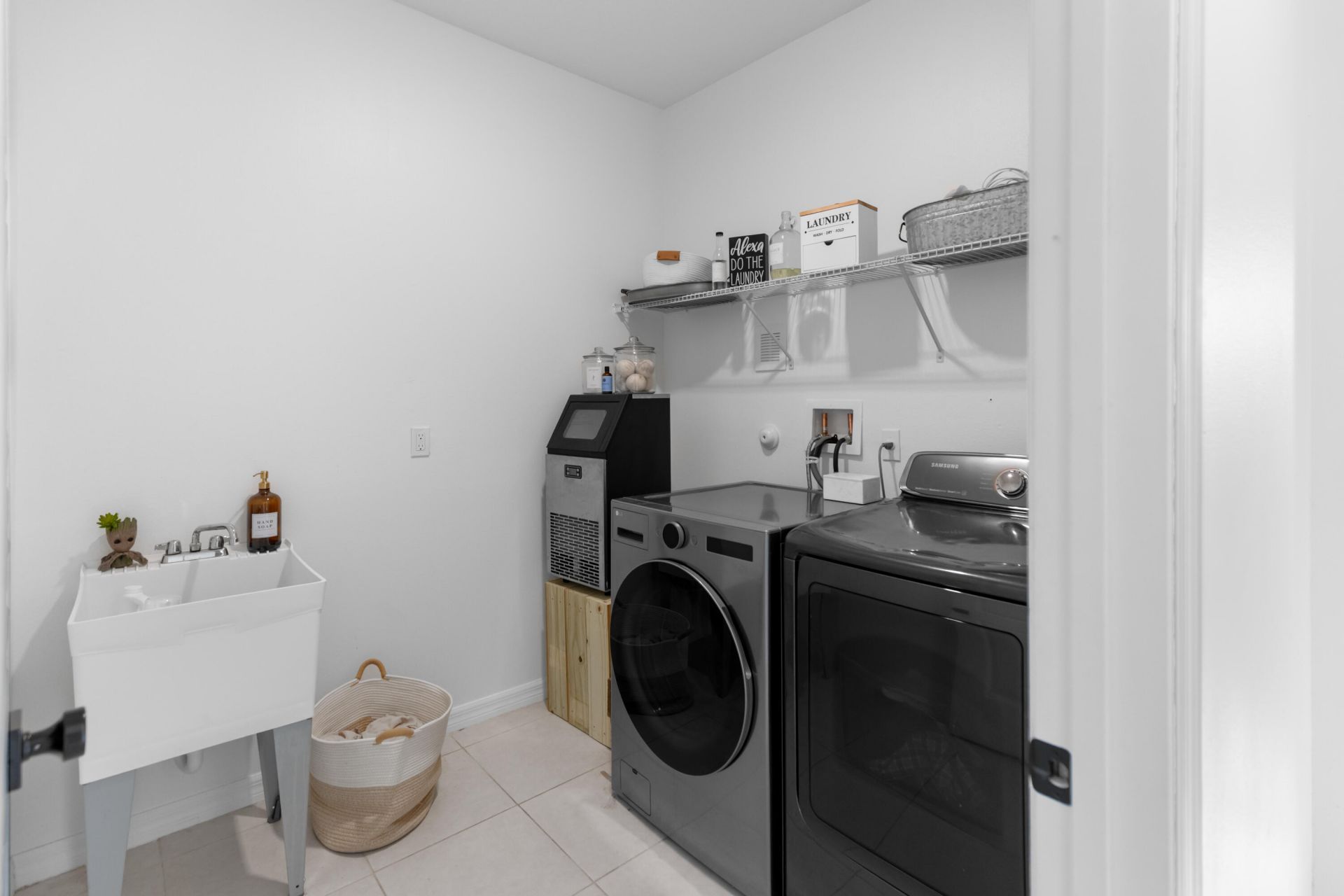 5648 NW Lorna Court, Port Saint Lucie, FL 34986 Photo
