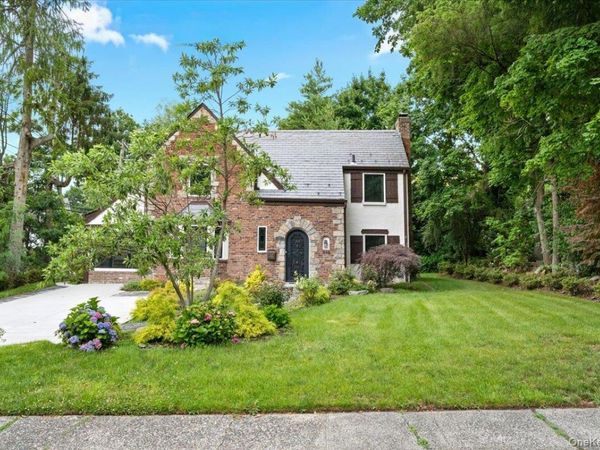 115 Old Mill Road , Great Neck, NY 11023