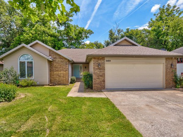 3484 S Meadowlark Avenue, Springfield, MO 65807
