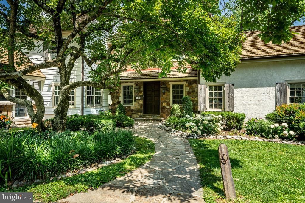623 SUGARTOWN ROAD, MALVERN, PA 19355