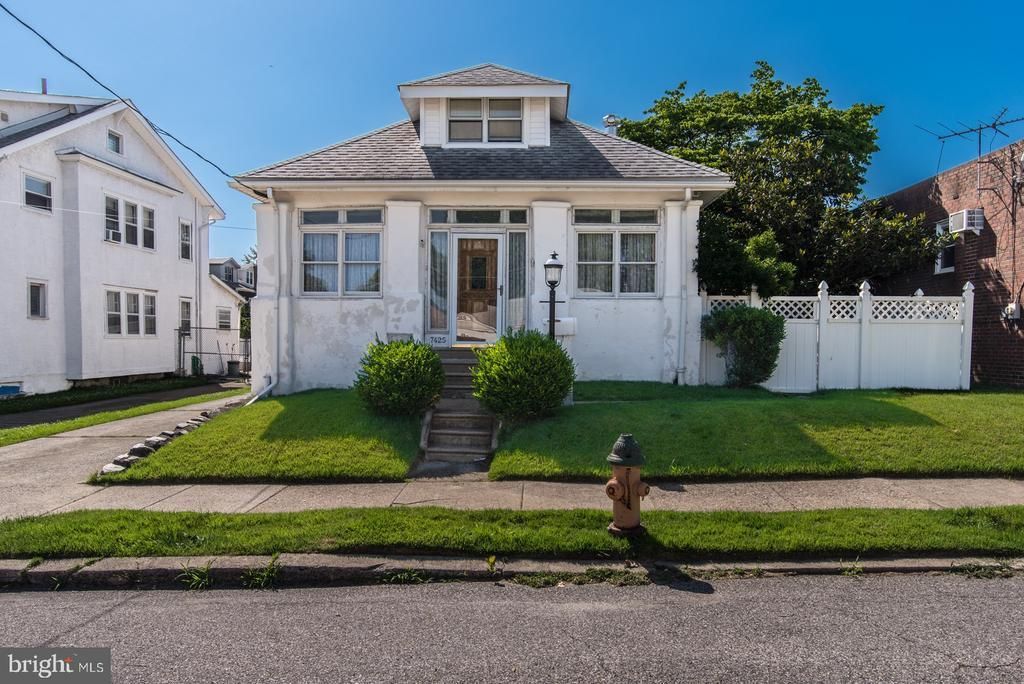 7425 Montour Street, Philadelphia, PA 19111 Main Photo