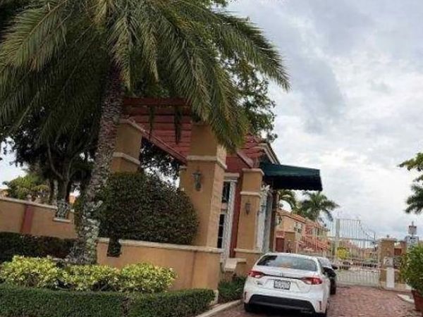 11549 NW 62ND TER APT 438, Other, FL 33178