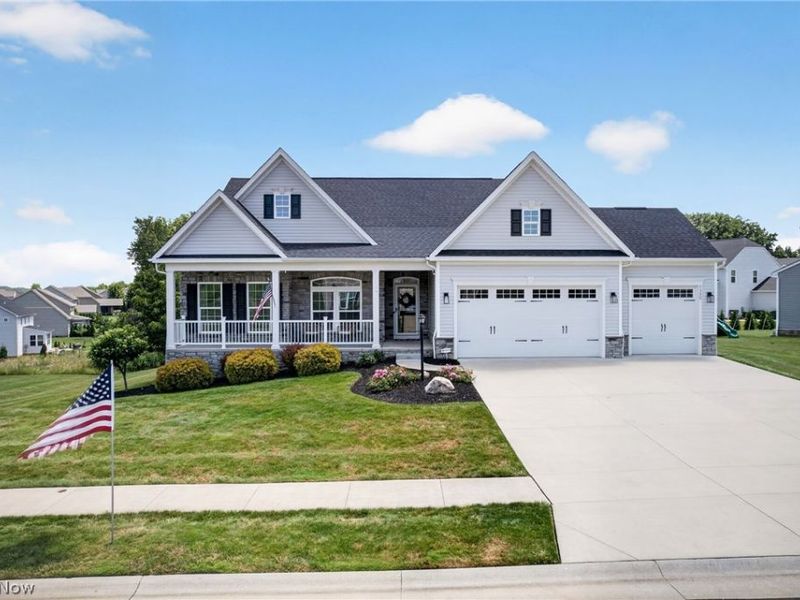 7390 Emerald Glen Avenue NW, Canal Fulton, OH 44614 Photo 2