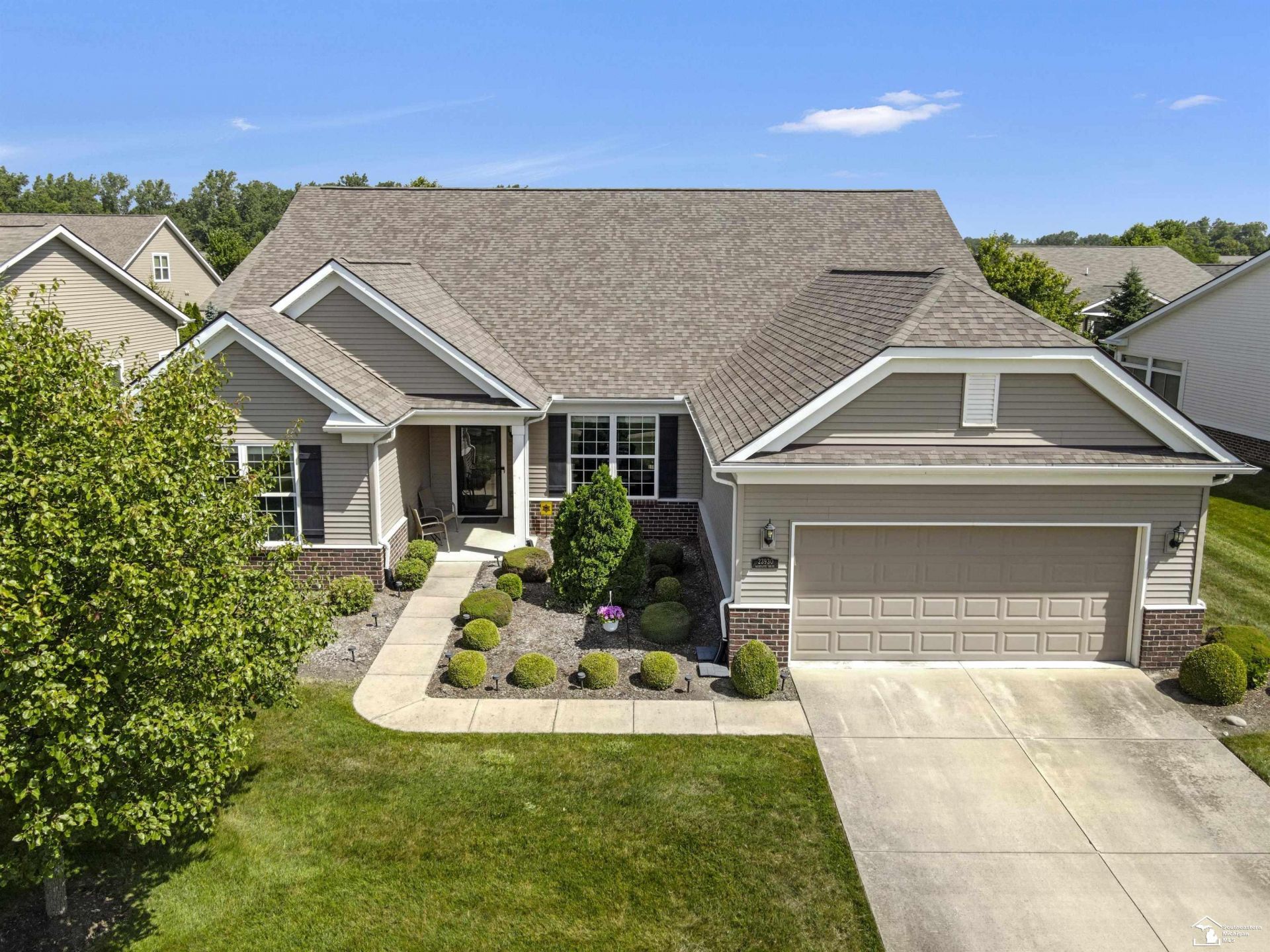 23930 Montague Drive, Flat Rock, MI 48134 Main Photo