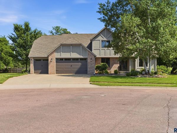 6709 W 32nd St, Sioux Falls, SD 57106