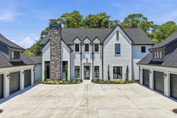 9413 Park St. photo 4
