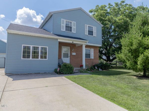 35 Santus Drive , Rossford, OH 43460