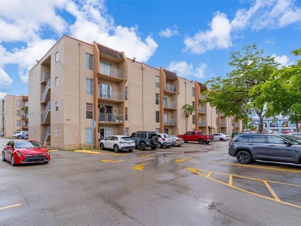 4715 NW 7th St , Unit 306-2, Miami, FL 33126
