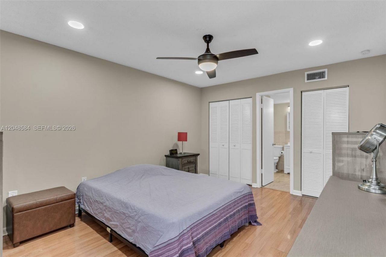 4715 NW 7th St , Unit 306-2, Miami, FL 33126 Photo