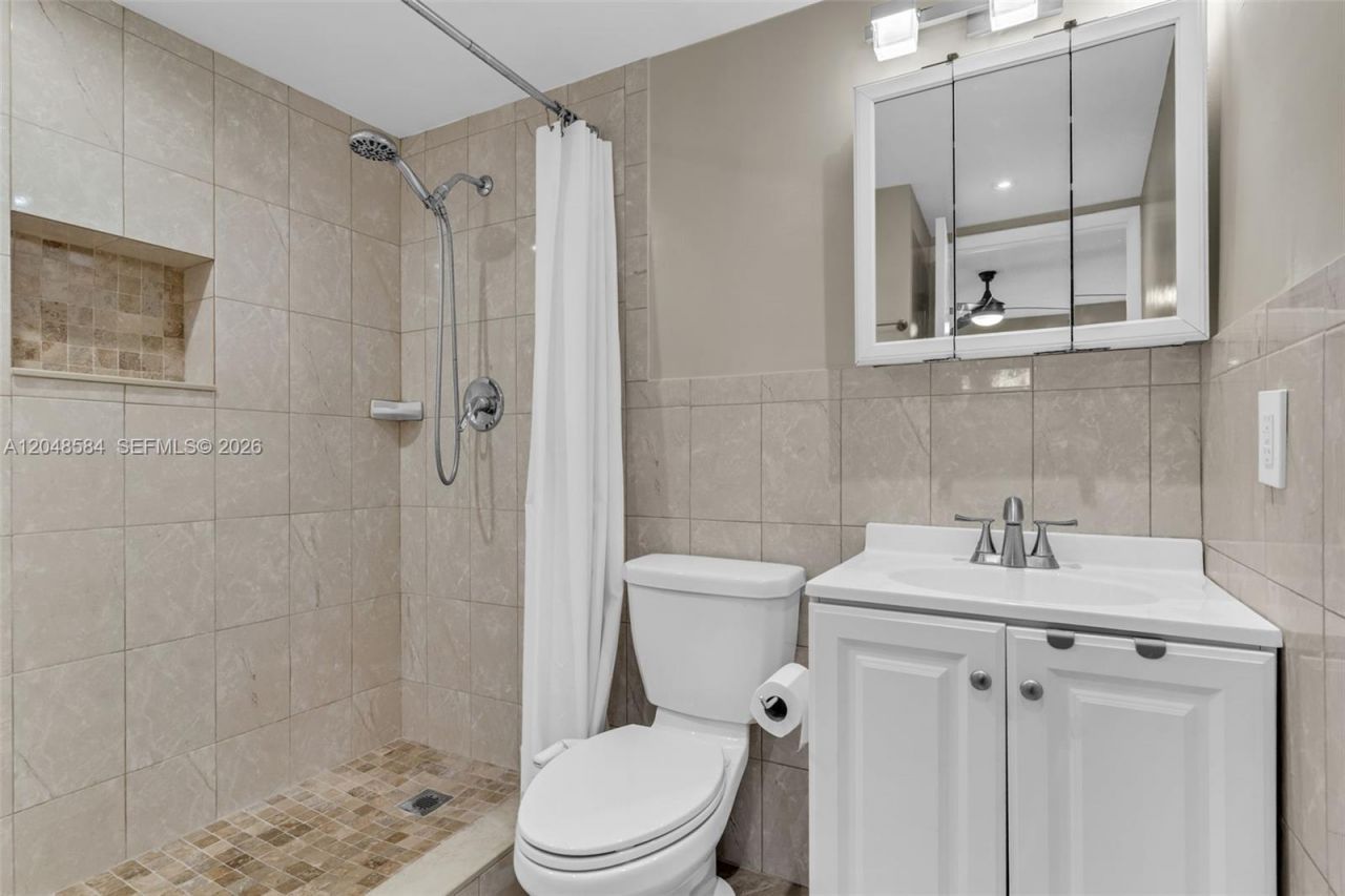 4715 NW 7th St , Unit 306-2, Miami, FL 33126 Photo