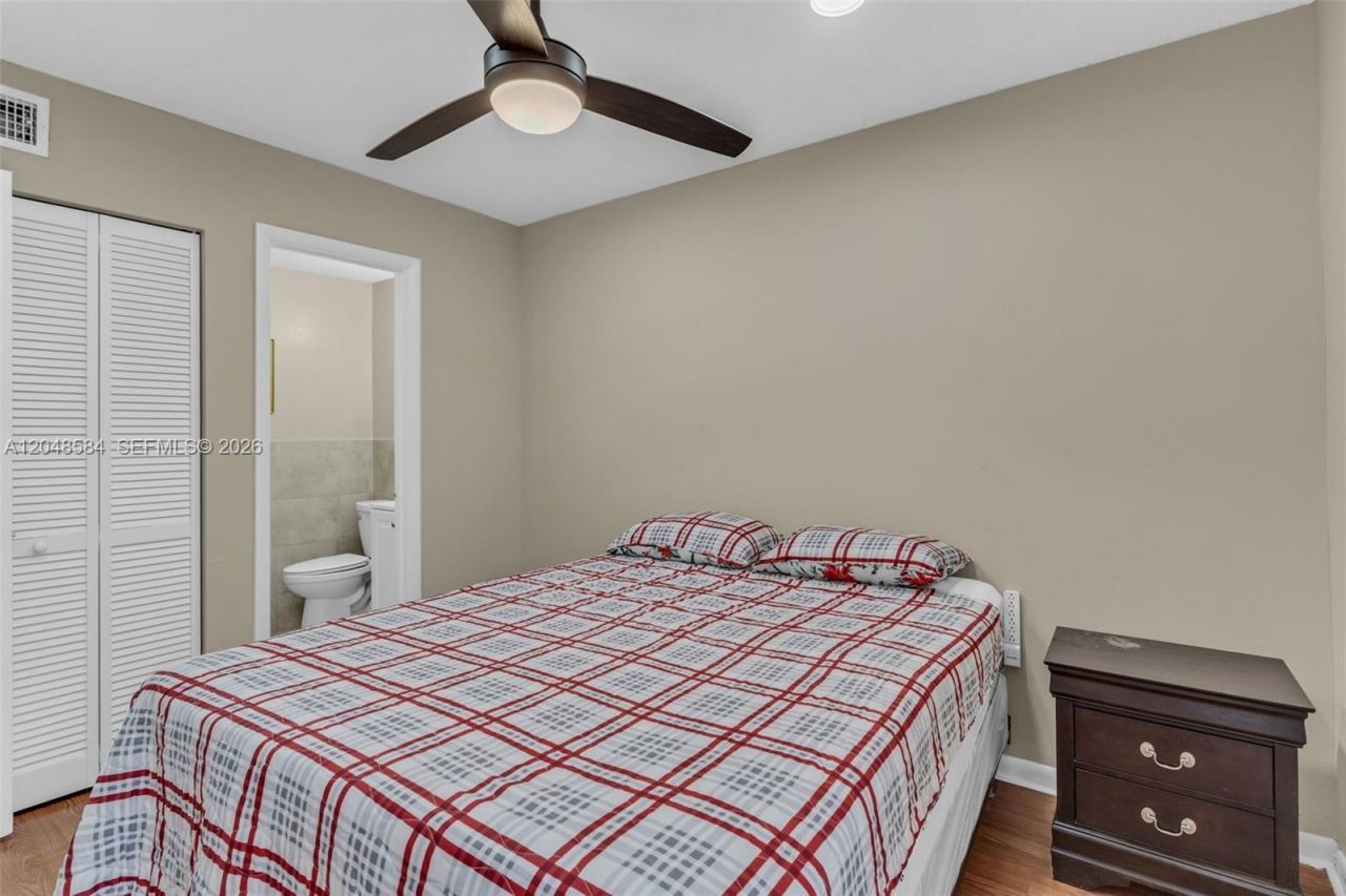 4715 NW 7th St , Unit 306-2, Miami, FL 33126 Photo