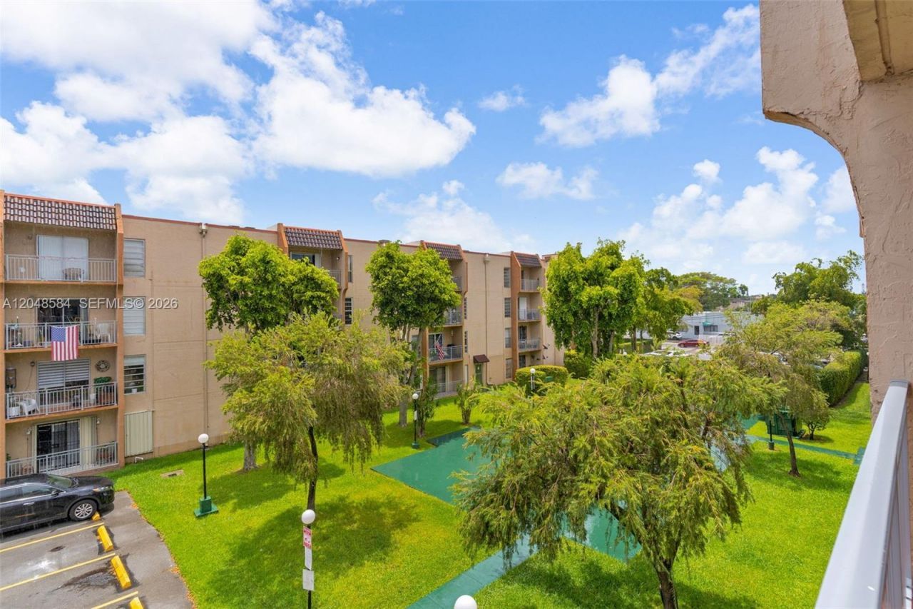 4715 NW 7th St , Unit 306-2, Miami, FL 33126 Photo