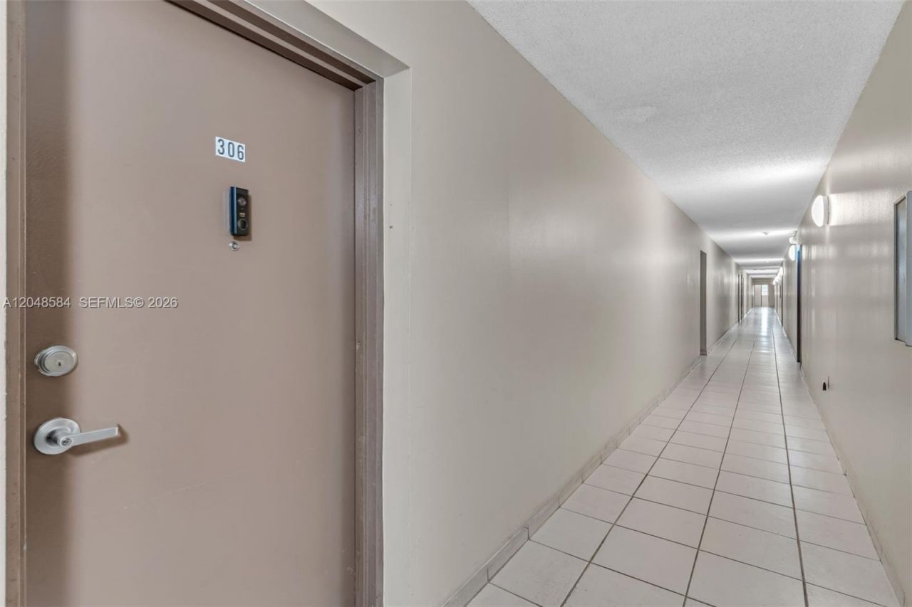 4715 NW 7th St , Unit 306-2, Miami, FL 33126 Photo