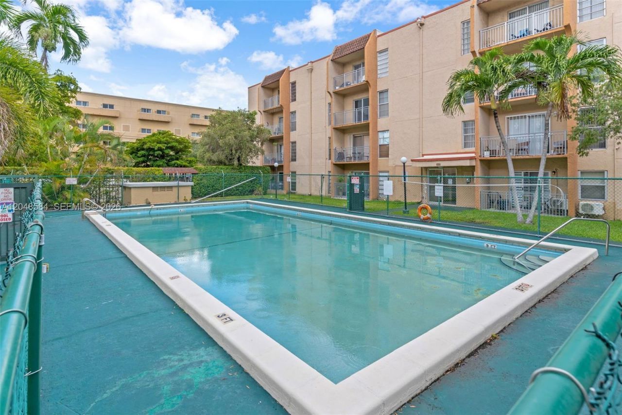 4715 NW 7th St , Unit 306-2, Miami, FL 33126 Photo