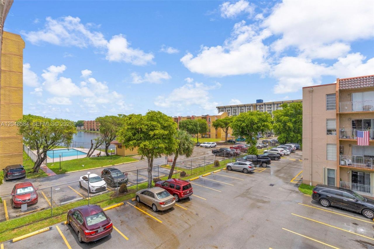 4715 NW 7th St , Unit 306-2, Miami, FL 33126 Photo