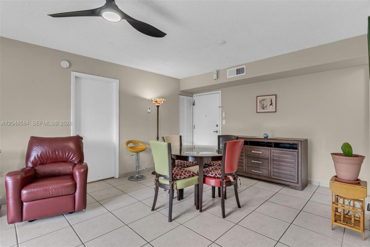 4715 NW 7th St , Unit 306-2, Miami, FL 33126 Photo