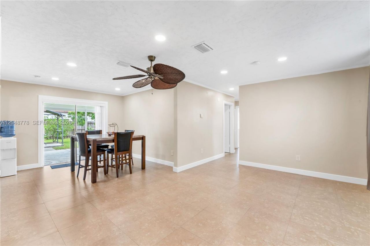 1759 W Mowry Ct , Homestead, FL 33030 Photo