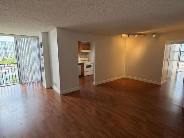 17021 N Bay Rd , Unit 914, Sunny Isles Beach, FL 33160