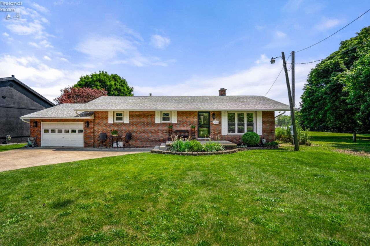 10700 E Bayshore Road, Marblehead, OH 43440 Main Photo