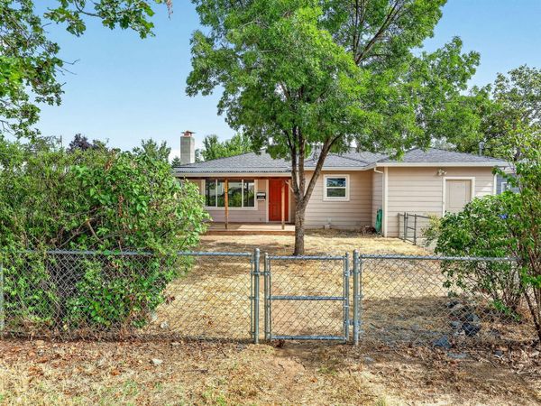 1332 Winchester Avenue, Medford, OR 97501